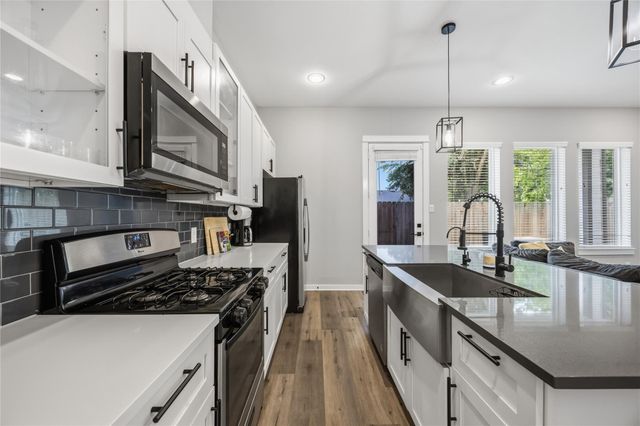 6723 Parker Oaks Lane, Houston, TX 77076