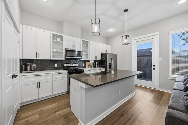 6723 Parker Oaks Lane, Houston, TX 77076