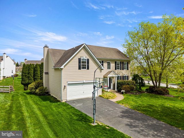 205 HIDDEN CREEK DR, Downingtown, PA 19335