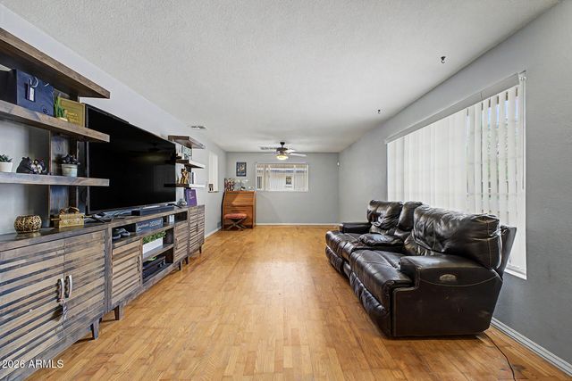 2410 N 39TH Place, Phoenix, AZ 85008