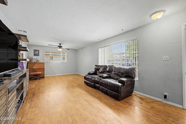 2410 N 39TH Place, Phoenix, AZ 85008