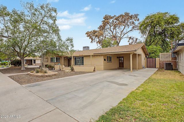 2410 N 39TH Place, Phoenix, AZ 85008