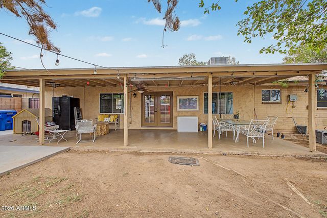 2410 N 39TH Place, Phoenix, AZ 85008
