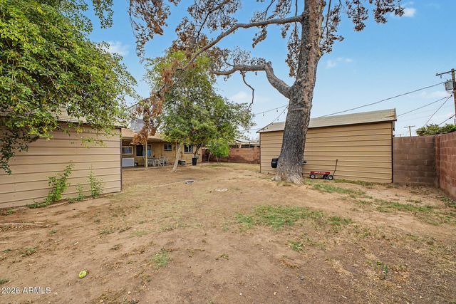 2410 N 39TH Place, Phoenix, AZ 85008