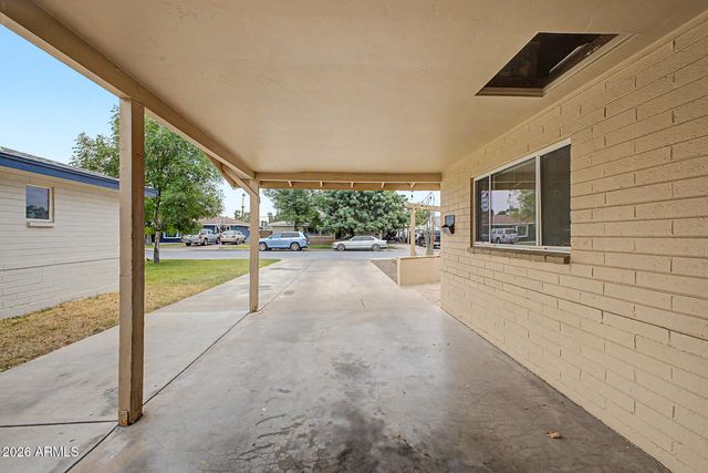 2410 N 39TH Place, Phoenix, AZ 85008