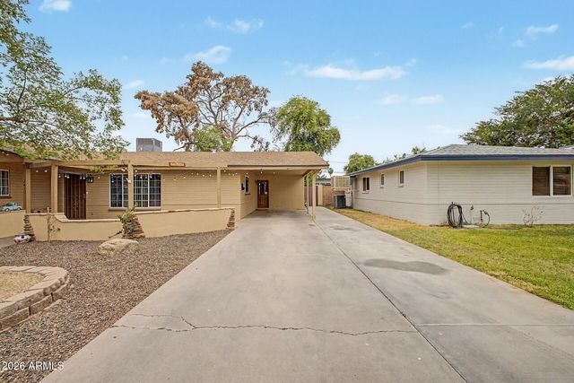 2410 N 39TH Place, Phoenix, AZ 85008