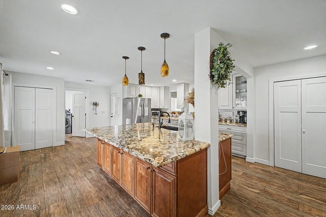 2410 N 39TH Place, Phoenix, AZ 85008