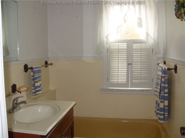 171 Boomer Hill Road, Boomer, WV 25031