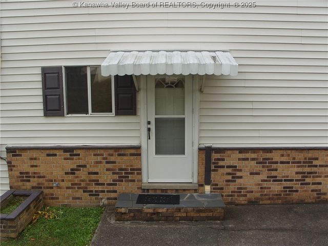 171 Boomer Hill Road, Boomer, WV 25031