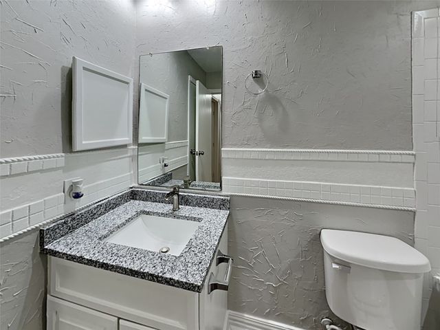 328 Teakwood Lane, Lewisville, TX 75067