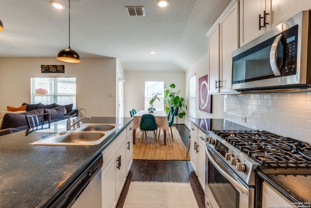 10788 Rosalina Loop, Converse, TX 78109
