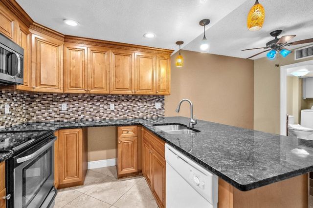 8377 Boca Rio Drive 8377, Boca Raton, FL 33433