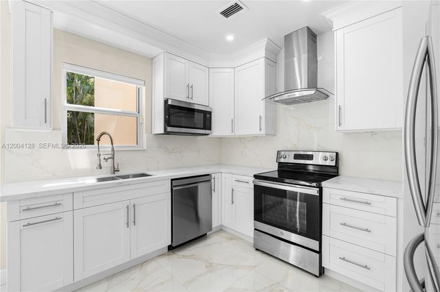 2413 N Greenway Dr, Coral Gables, FL 33134