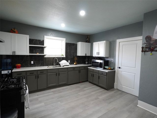 3611 Avenue H, Fort Worth, TX 76105