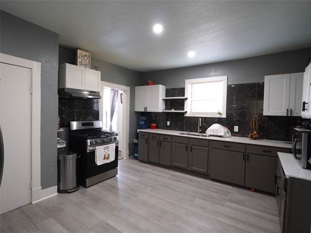 3611 Avenue H, Fort Worth, TX 76105