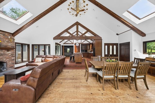 57 Center St, Groveland, MA 01834