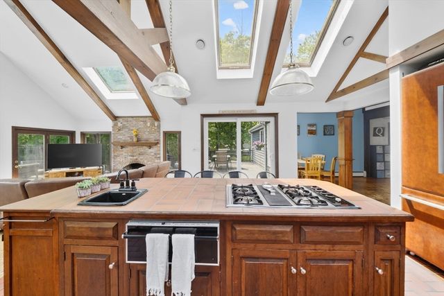 57 Center St, Groveland, MA 01834