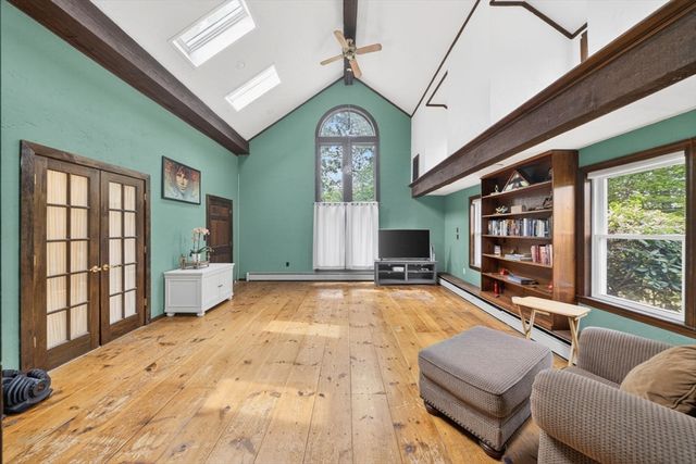 57 Center St, Groveland, MA 01834
