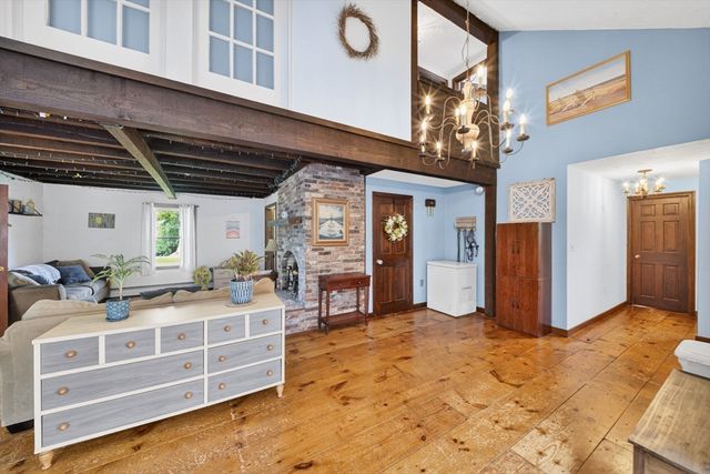57 Center St, Groveland, MA 01834