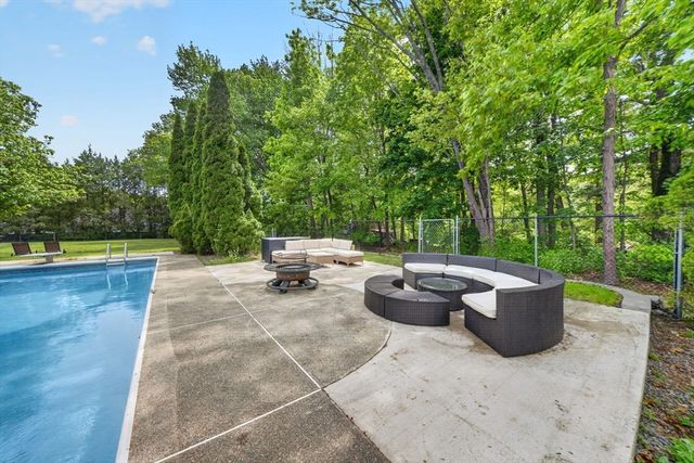 57 Center St, Groveland, MA 01834