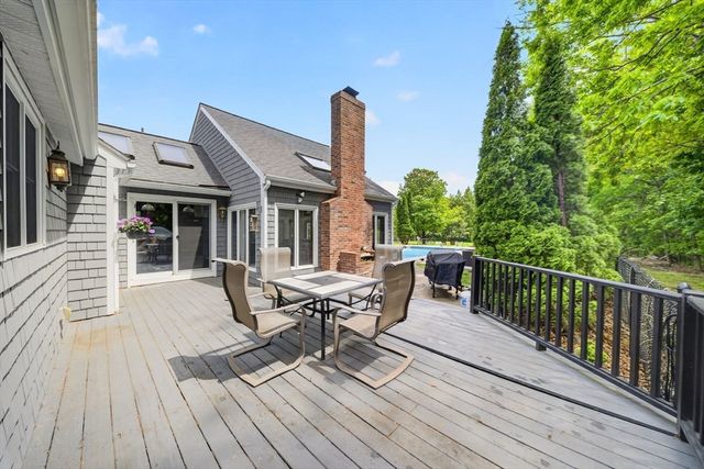 57 Center St, Groveland, MA 01834
