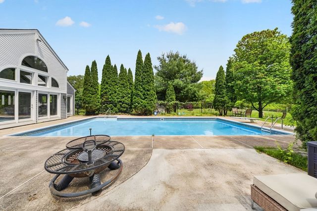 57 Center St, Groveland, MA 01834