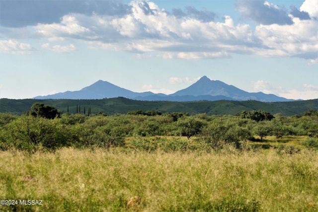 120 Willow Cross Circle, Nogales, AZ 85621