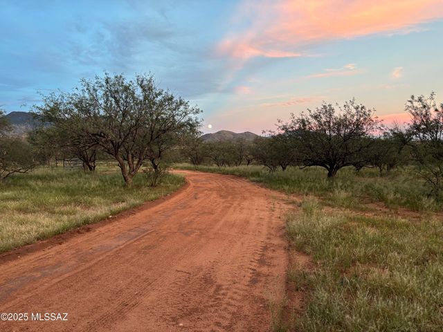 120 Willow Cross Circle, Nogales, AZ 85621