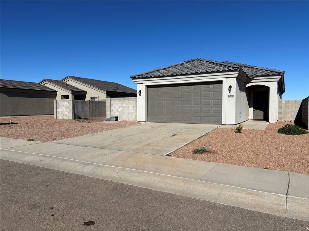 3319 E Farm Crest Avenue, Kingman, AZ 86409
