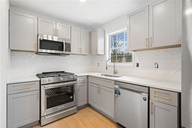 109 Brookside Court, Dallas, GA 30132