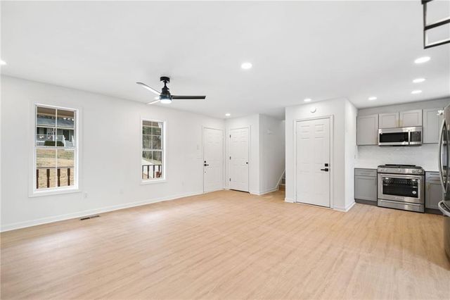 109 Brookside Court, Dallas, GA 30132