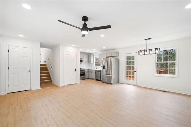 109 Brookside Court, Dallas, GA 30132