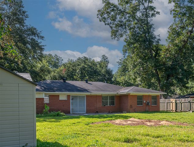 5810 Lovers Lane, Shreveport, LA 71105