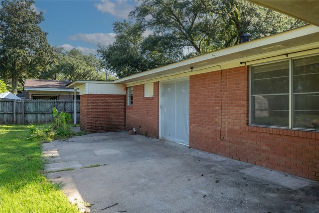 5810 Lovers Lane, Shreveport, LA 71105