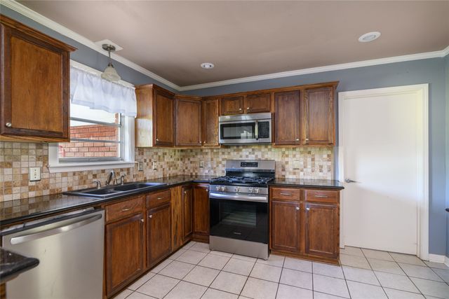 5810 Lovers Lane, Shreveport, LA 71105