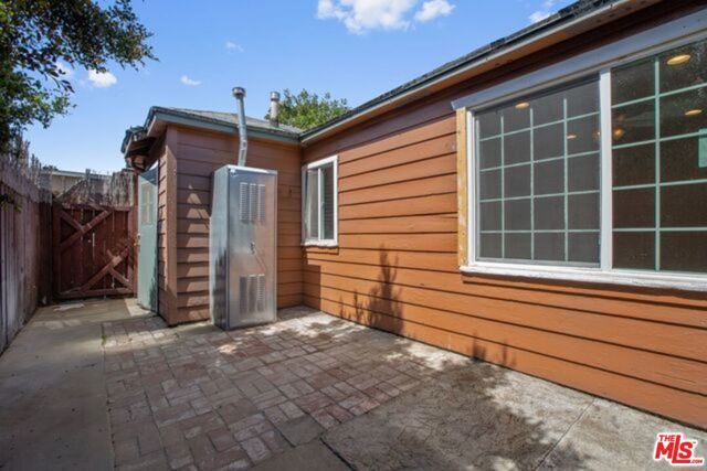2604 S Garth Avenue, Los Angeles, CA 90034