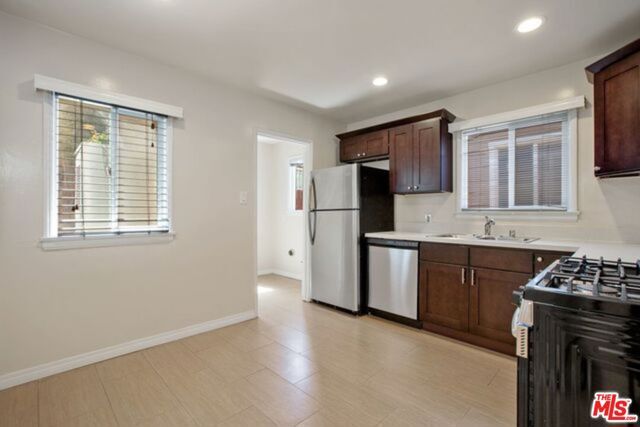 2604 S Garth Avenue, Los Angeles, CA 90034