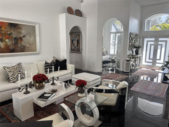 13707 NW 21st St, Pembroke Pines, FL 33028