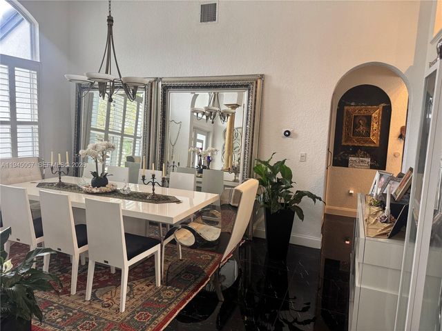 13707 NW 21st St, Pembroke Pines, FL 33028