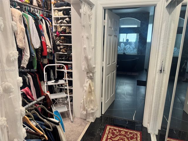 13707 NW 21st St, Pembroke Pines, FL 33028