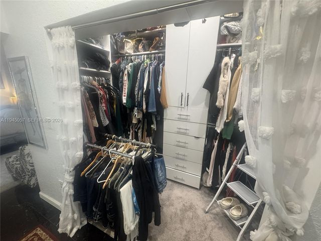 13707 NW 21st St, Pembroke Pines, FL 33028