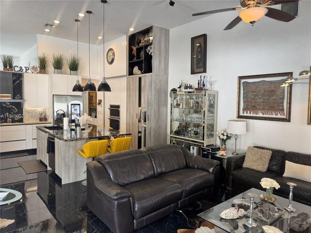 13707 NW 21st St, Pembroke Pines, FL 33028