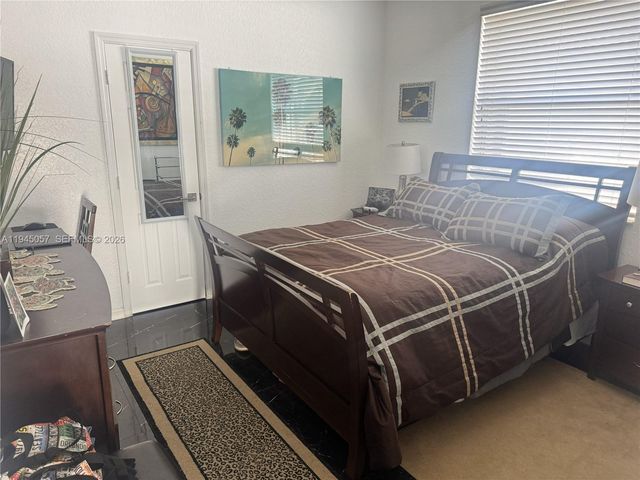 13707 NW 21st St, Pembroke Pines, FL 33028