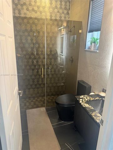 13707 NW 21st St, Pembroke Pines, FL 33028