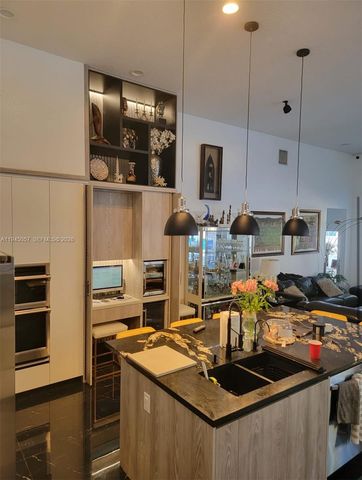 13707 NW 21st St, Pembroke Pines, FL 33028