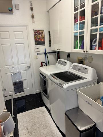 13707 NW 21st St, Pembroke Pines, FL 33028