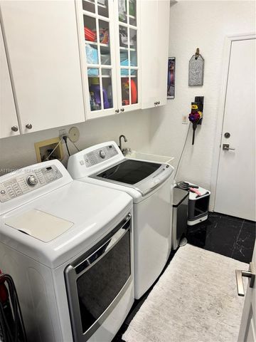 13707 NW 21st St, Pembroke Pines, FL 33028