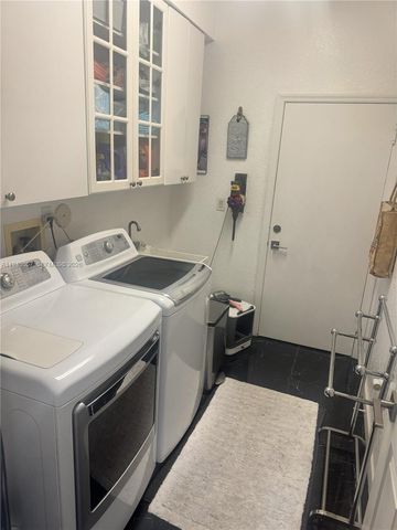 13707 NW 21st St, Pembroke Pines, FL 33028