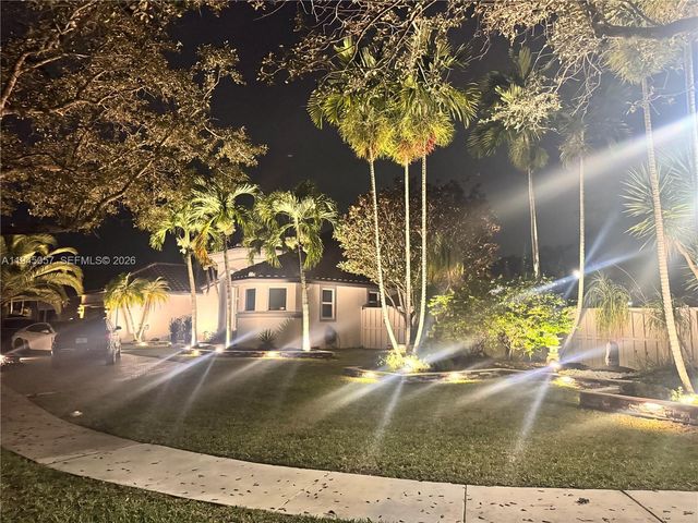 13707 NW 21st St, Pembroke Pines, FL 33028