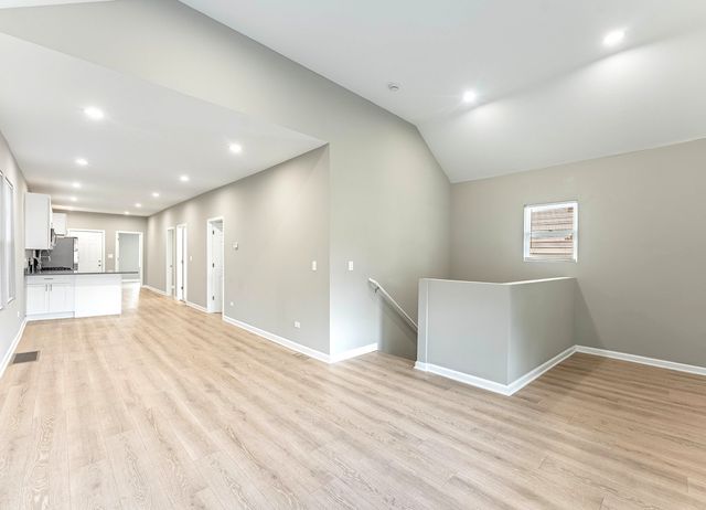 2733 W 38th Street, Chicago, IL 60632